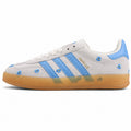 Adidas Gazelle Bold ante gris azul flores bordadas lateral izquierda
