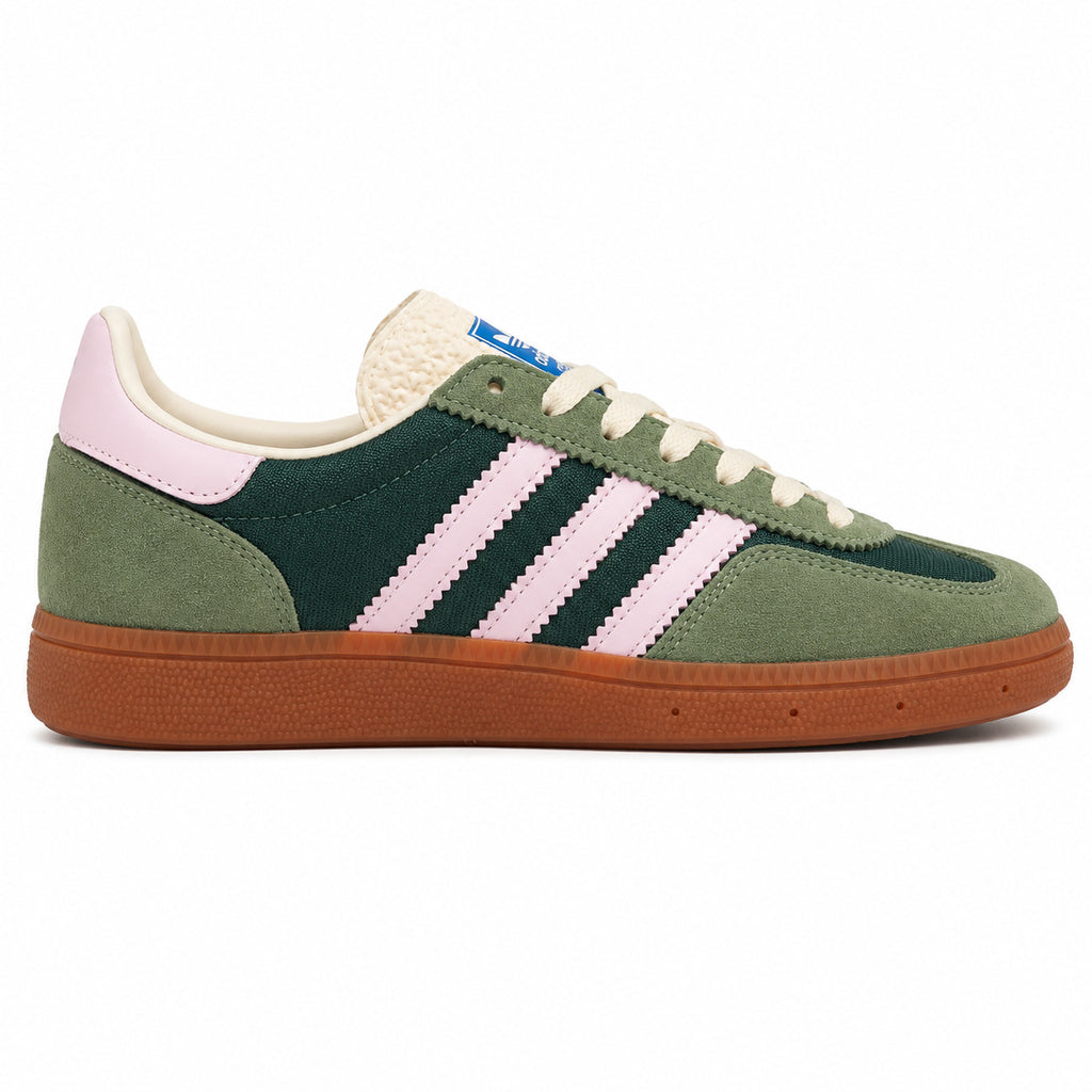 Adidas SNS GT II verde oscuro ante oliva bandas rosa crema suela goma caramelo perfil derecho