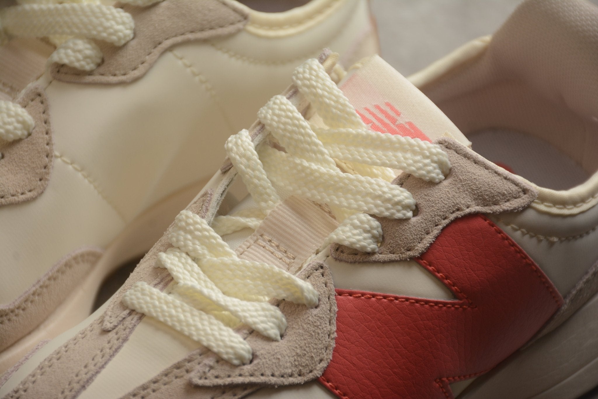 Essenza Rosa NB 327 Beige / Coral Red | zapatillas Essenza Rosa