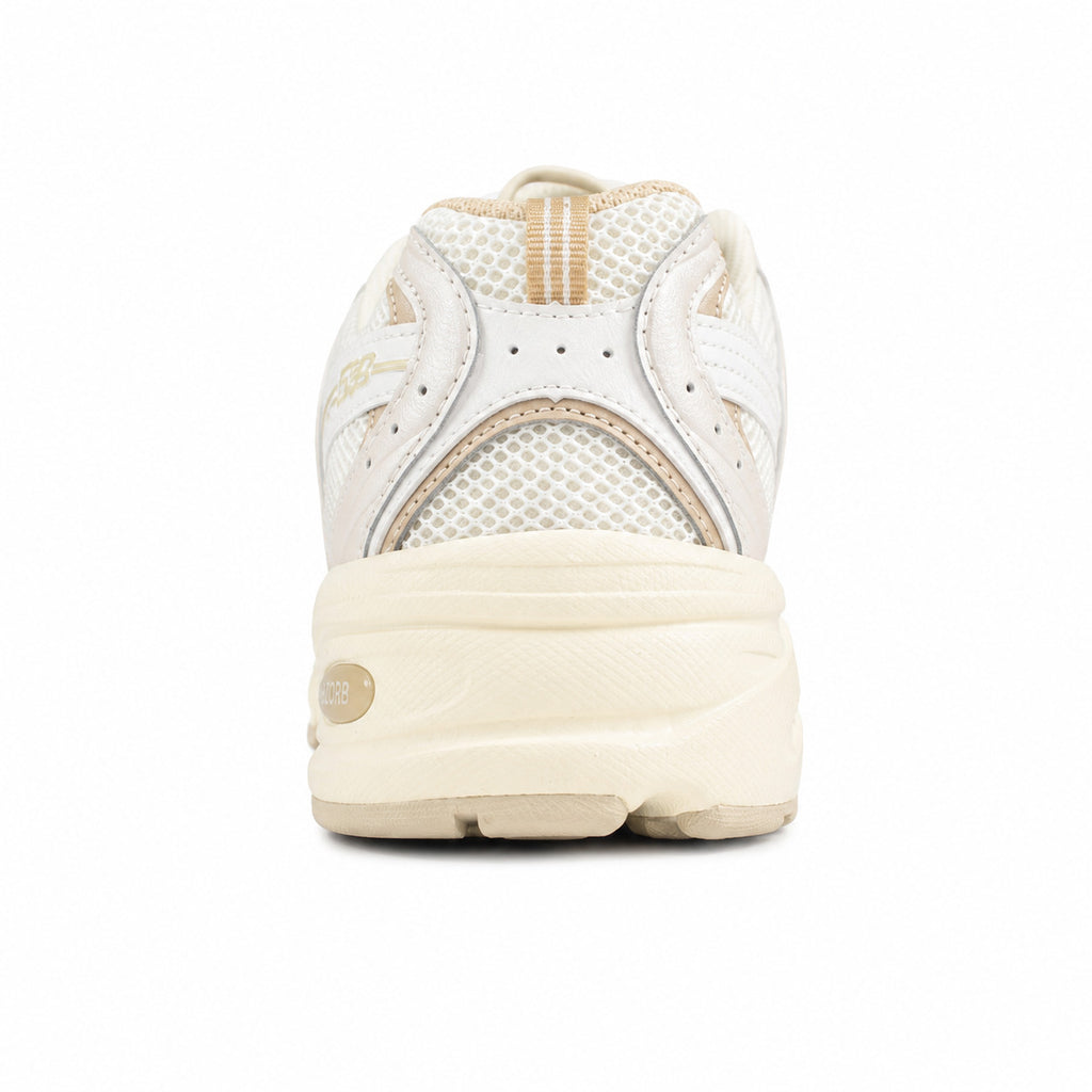 New Balance 530 crema y beige, detalle talón con tecnología ABZORB
