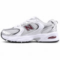 New Balance 530 plata burdeos metalizado vista lateral izquierda