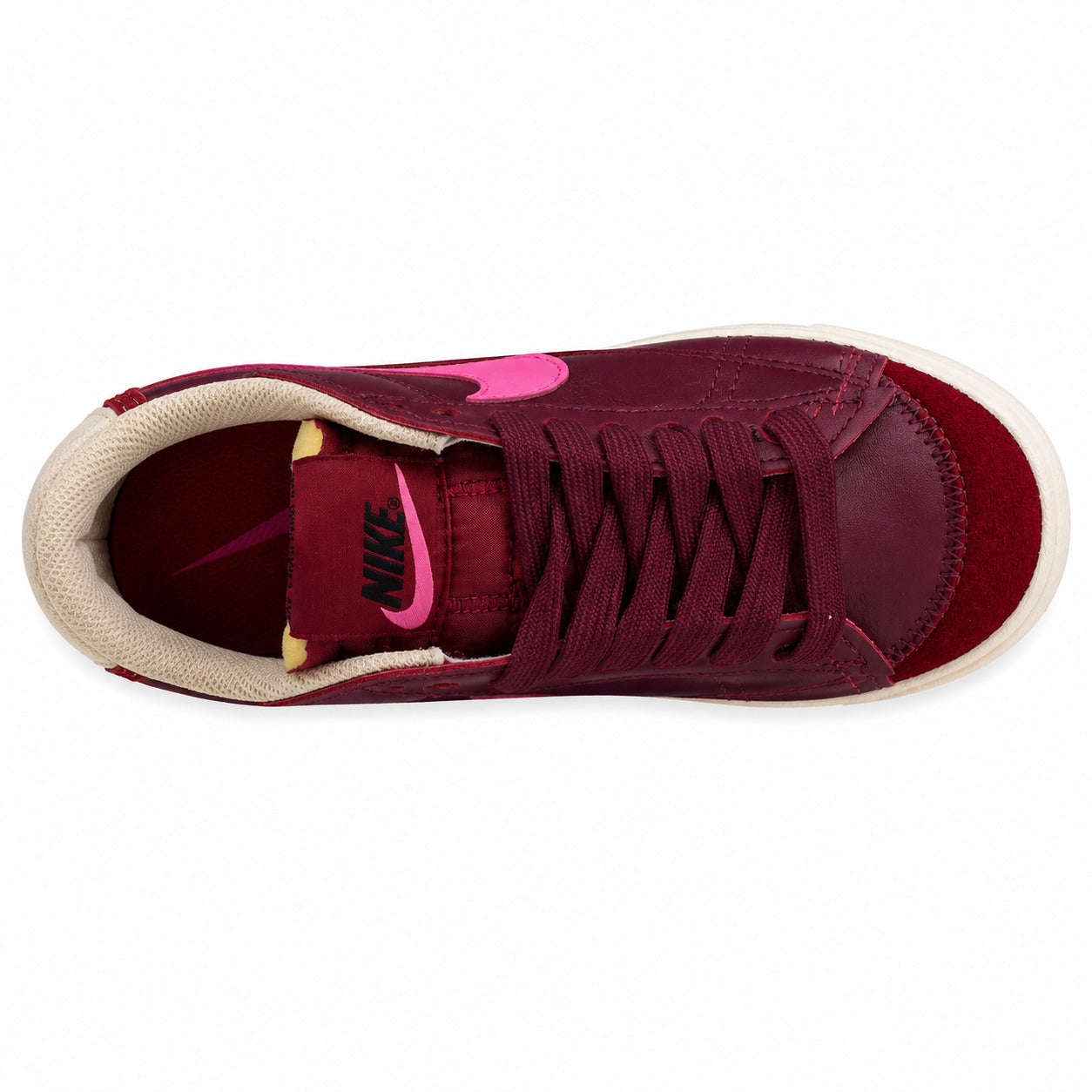 Nike Blazer Low 77 rojo granate rosa vista superior cordones