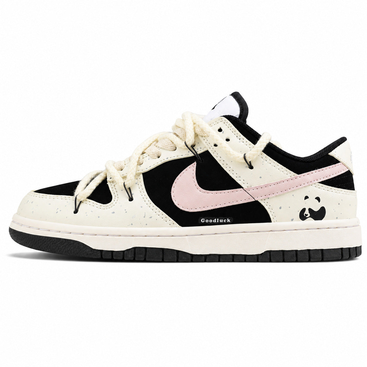 Nike Dunk Low crema negro rosa detalle panda lateral izquierda