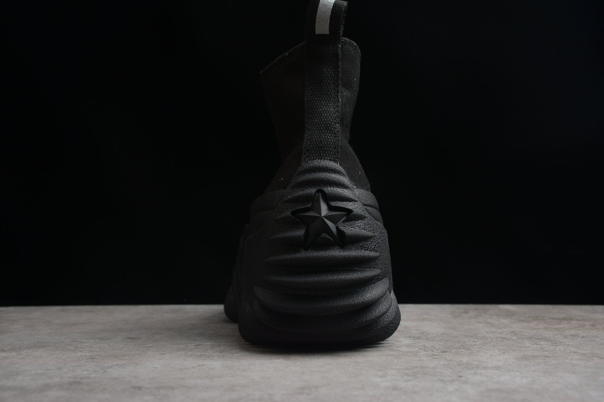Essenza Rosa Run Star Motion HI Triple Black | zapatillas Essenza Rosa